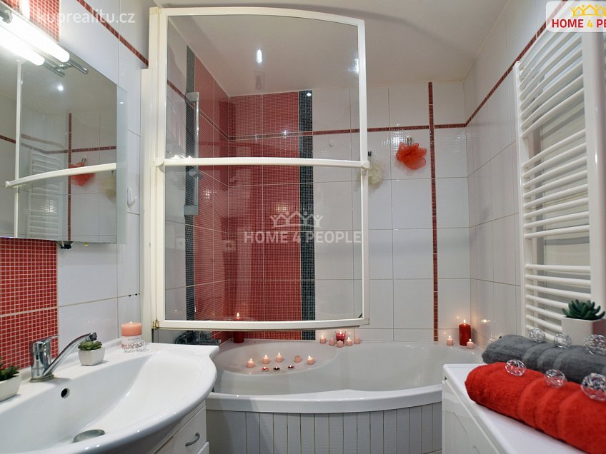 Prodej bytu 2+1 63 m^2 Bezručova, Kolín 