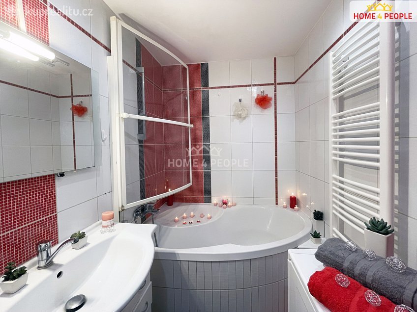 Prodej bytu 2+1 63 m^2 Bezručova, Kolín 