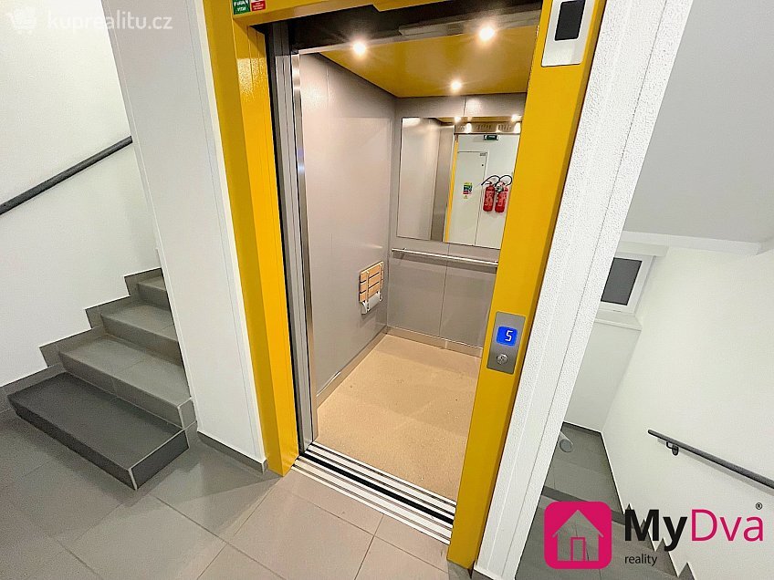 Pronájem bytu 3+kk 63 m^2 Husova, Moravský Krumlov 