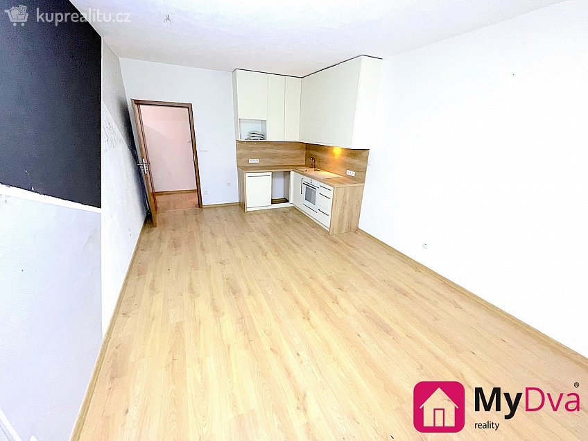 Pronájem bytu 3+kk 63 m^2 Husova, Moravský Krumlov 