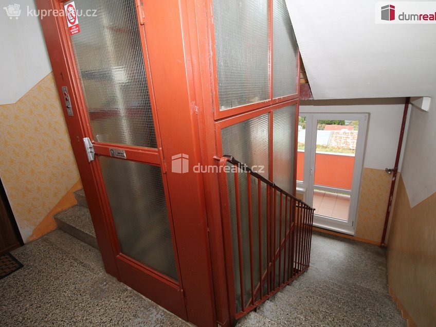 Pronájem bytu 2+kk 37 m^2 Zahradní, Horní Slavkov 