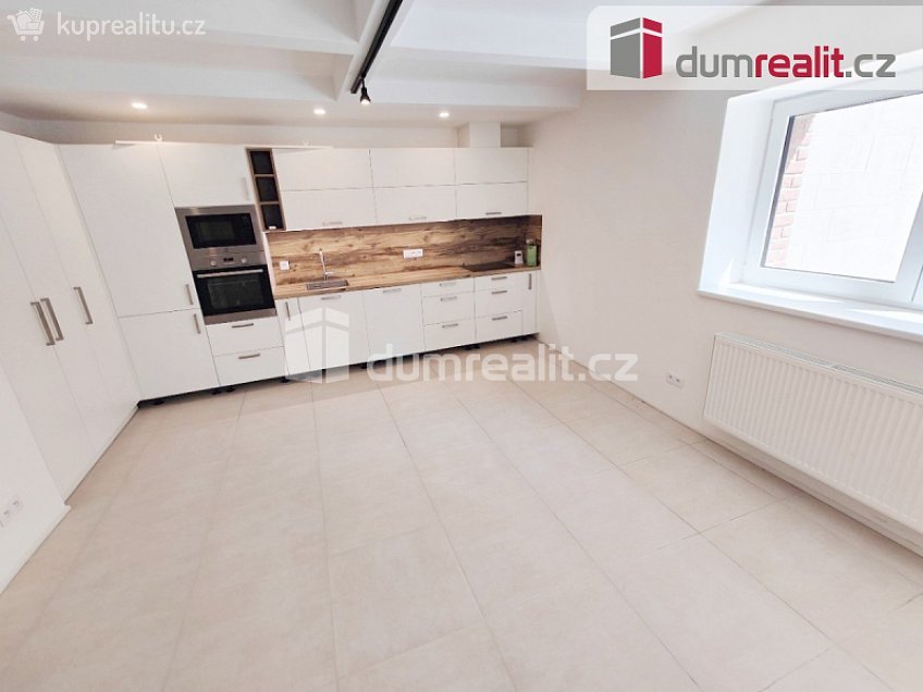 Pronájem bytu 2+kk 68 m^2 Nad pískovnou, Praha 4 