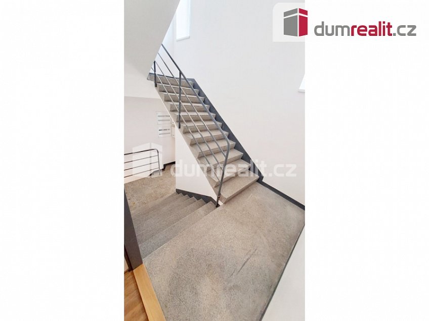 Pronájem bytu 2+kk 68 m^2 Nad pískovnou, Praha 4 