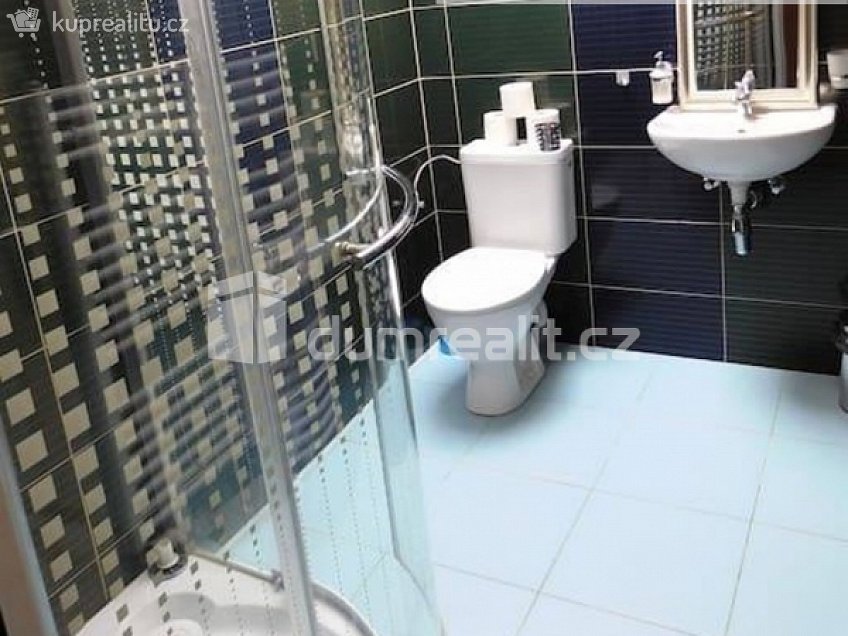 Pronájem bytu - pokoj 18 m^2 Zenklova, Praha 8 