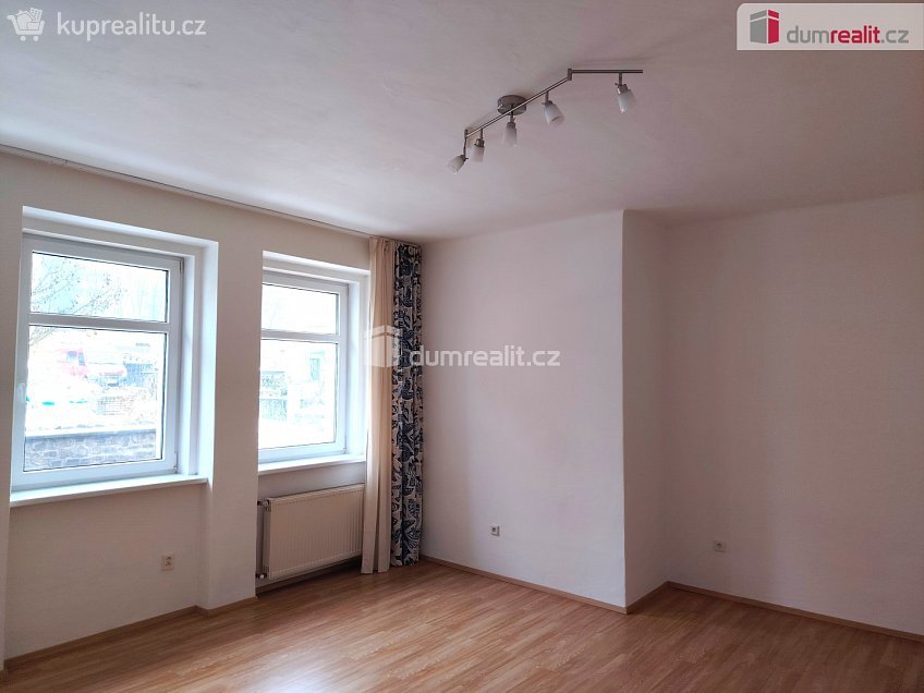 Pronájem bytu 3+1 85 m^2 Sládkova, Děčín 