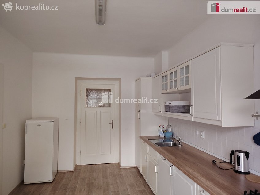 Pronájem bytu 3+1 85 m^2 Sládkova, Děčín 