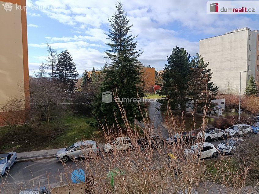 Pronájem bytu 2+kk 43 m^2 Urbánkova, Praha 12 