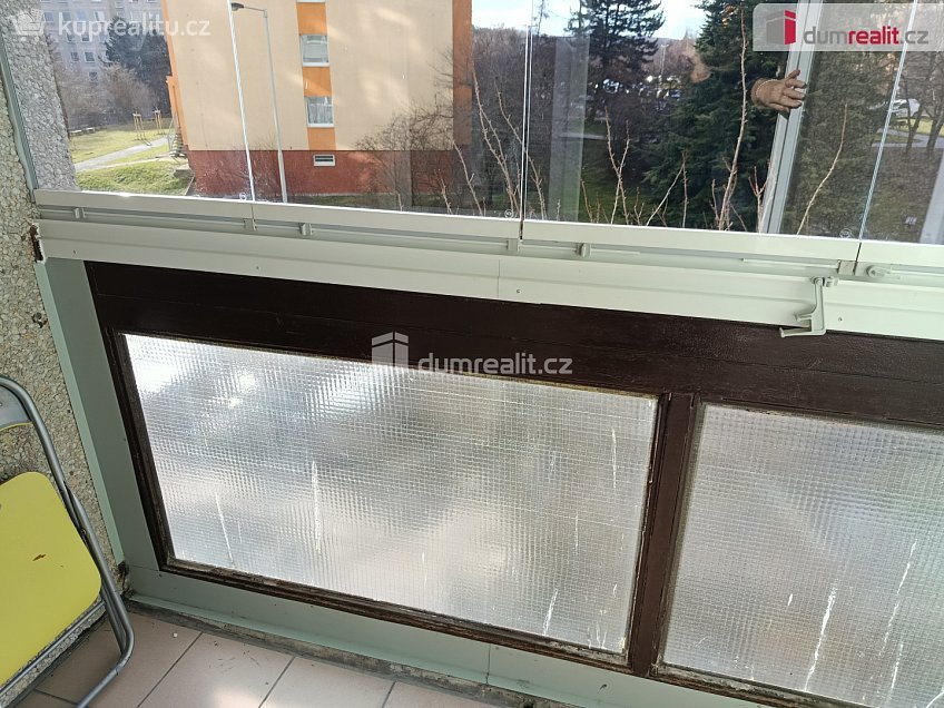 Pronájem bytu 2+kk 43 m^2 Urbánkova, Praha 12 