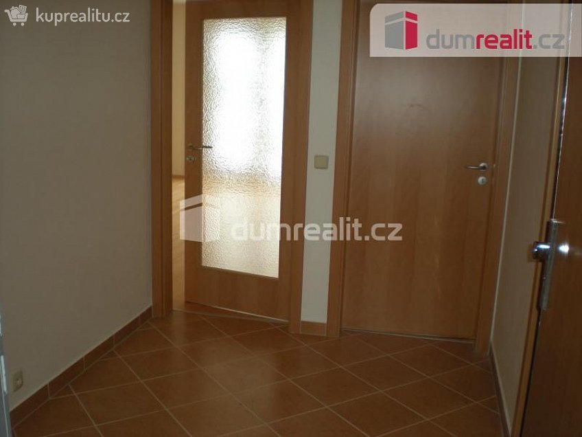 Pronájem bytu 2+kk 58 m^2 Petržílkova, Praha 13 