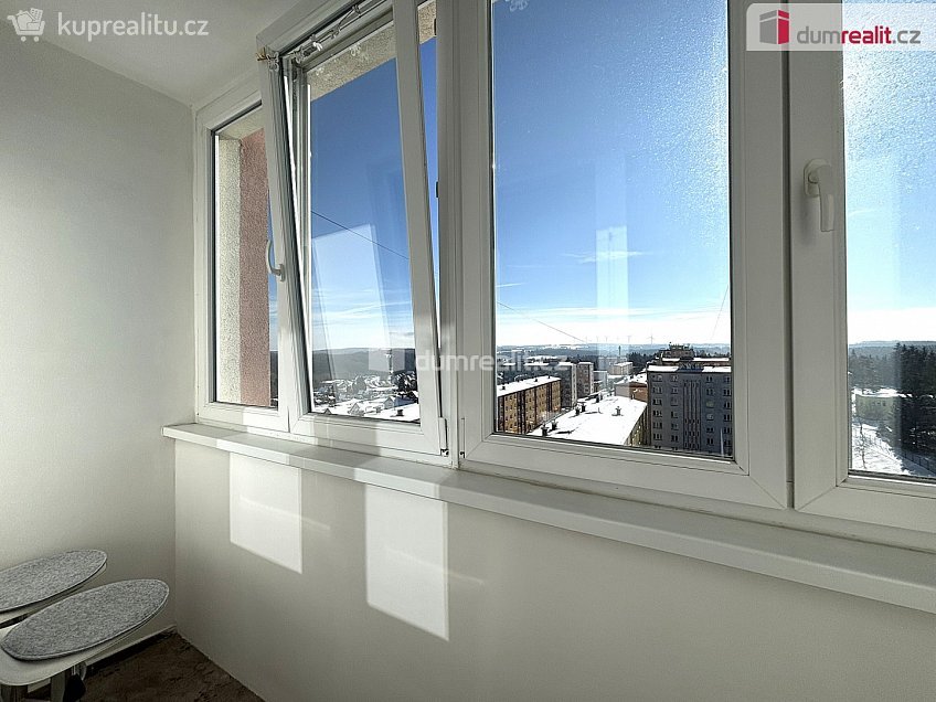 Prodej bytu 3+1 60 m^2 Sídliště, Rotava 