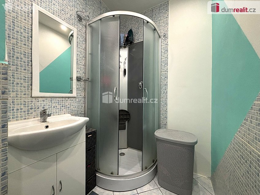 Prodej bytu 3+1 60 m^2 Sídliště, Rotava 