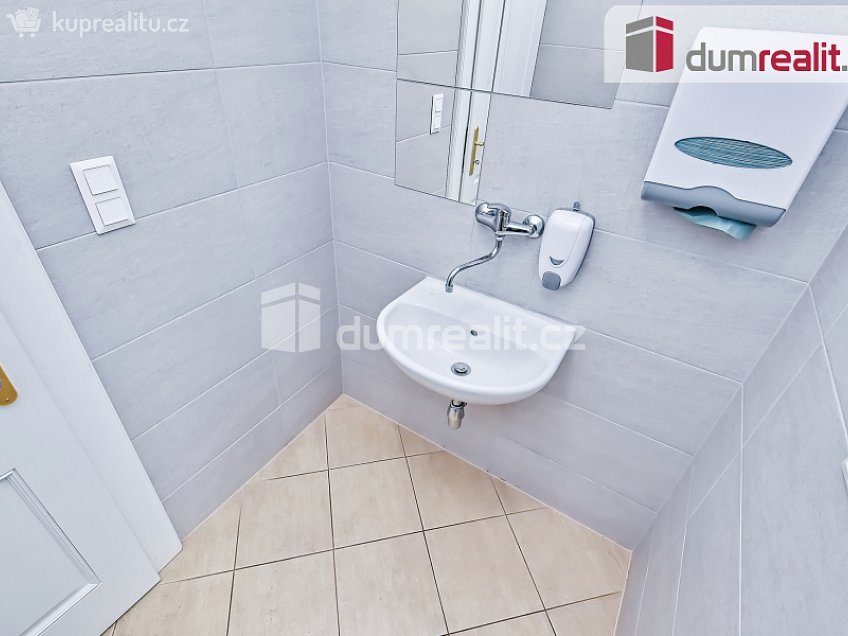 Pronájem  kanceláře 113 m^2 Národní, Praha 1 