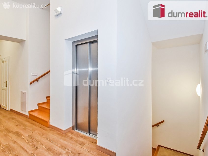 Pronájem  kanceláře 113 m^2 Národní, Praha 1 