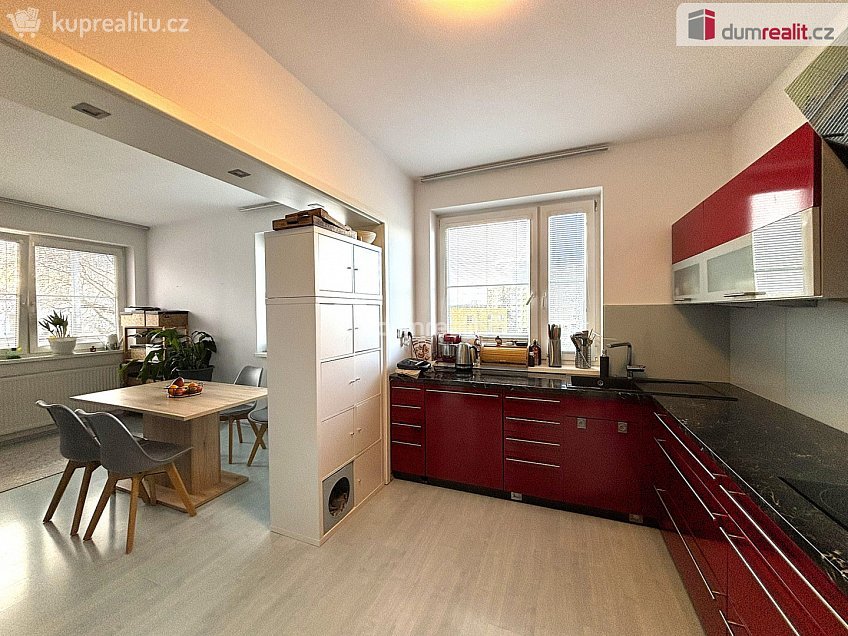 Pronájem bytu 3+1 88 m^2 Atletická, Sokolov 