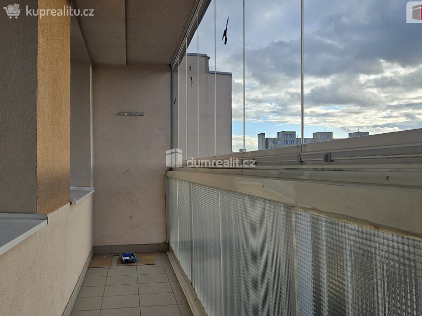 Pronájem bytu 2+kk 50 m^2 Plickova, Praha 11 