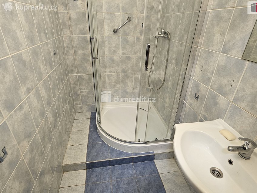 Pronájem bytu 2+kk 50 m^2 Plickova, Praha 11 