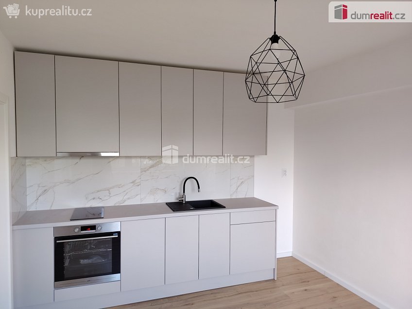 Pronájem bytu 2+kk 33 m^2 Zelená, Děčín 