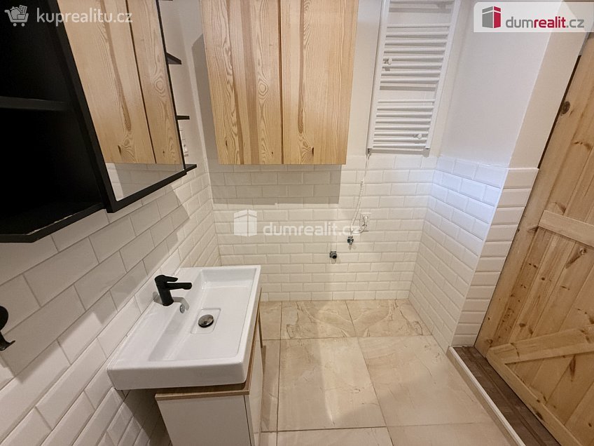 Pronájem bytu 2+kk 52 m^2 Mírové nám., Jílové 