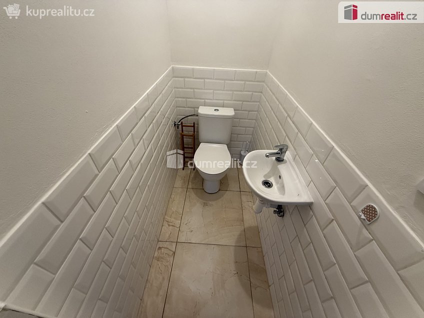 Pronájem bytu 2+kk 52 m^2 Mírové nám., Jílové 