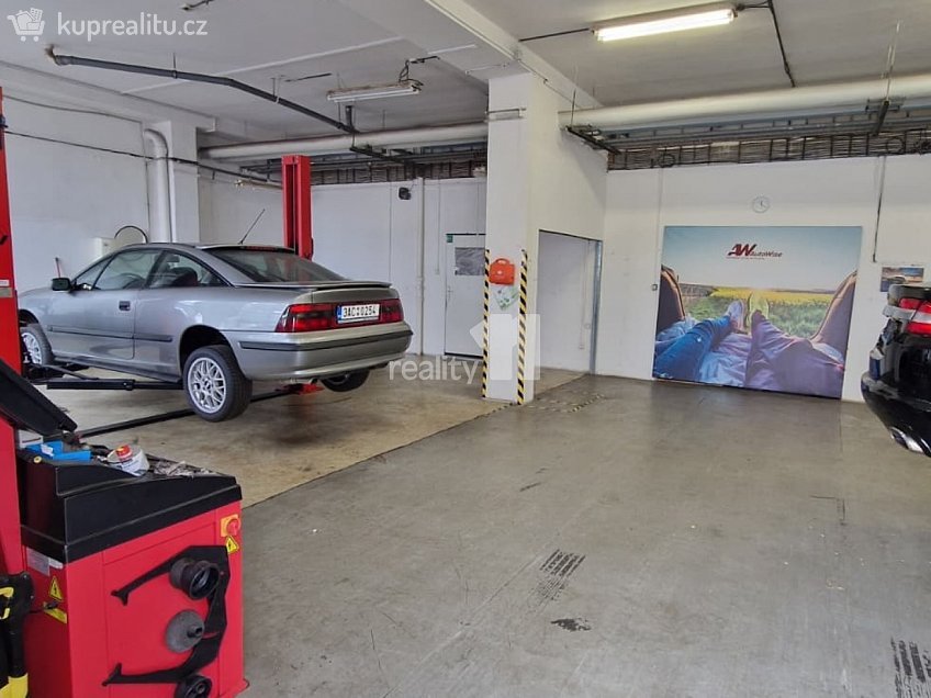 Pronájem  výrobních prostor 100 m^2 Strojírenská, Praha-Zličín 