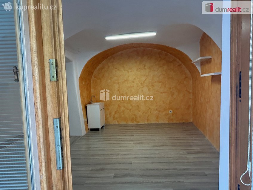 Pronájem  kanceláře 16 m^2 Karlova, Kolín 