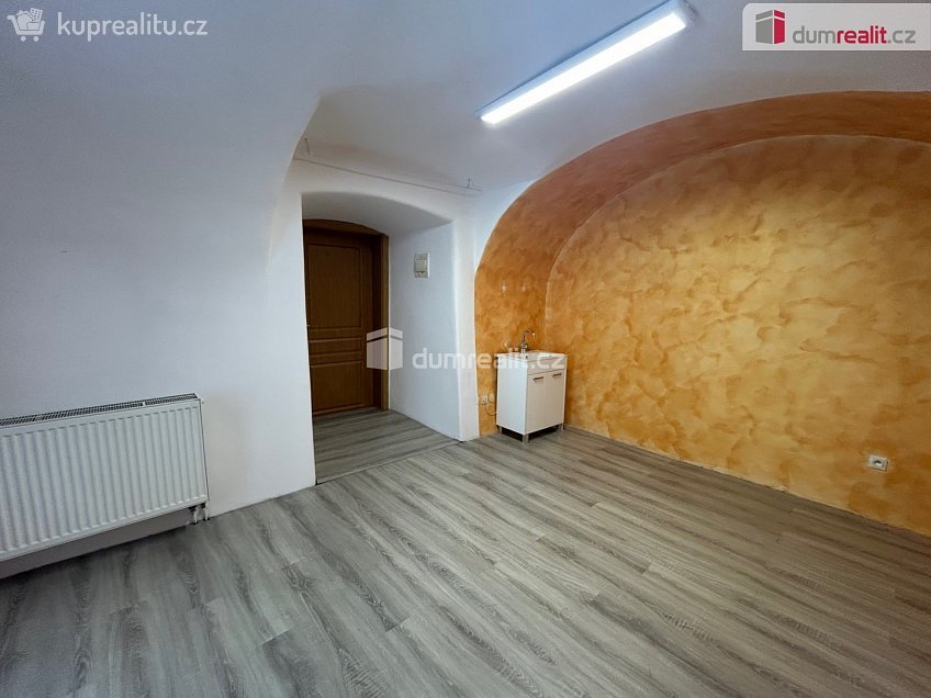 Pronájem  kanceláře 16 m^2 Karlova, Kolín 