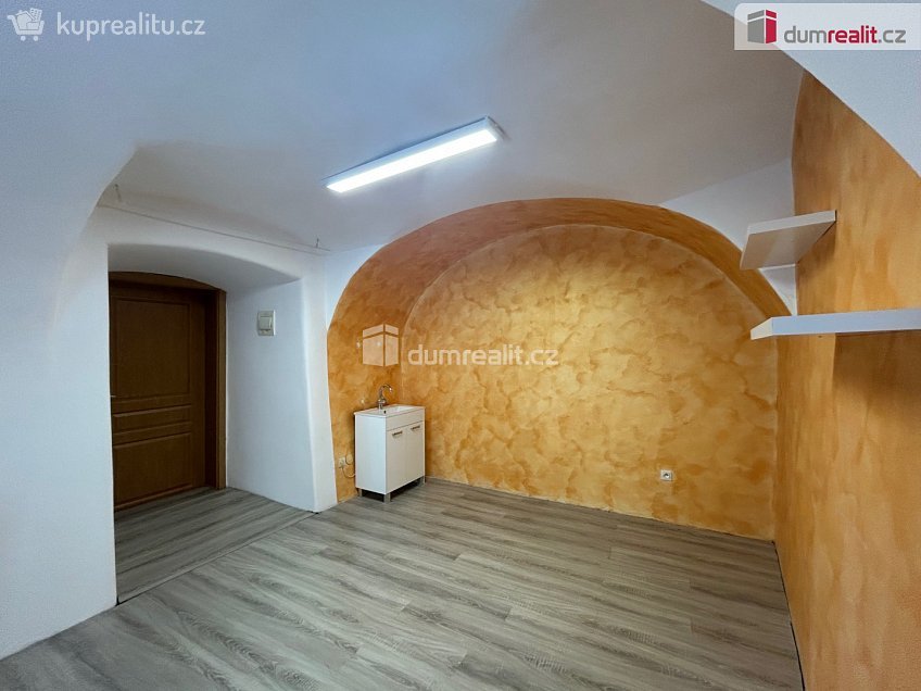 Pronájem  kanceláře 16 m^2 Karlova, Kolín 