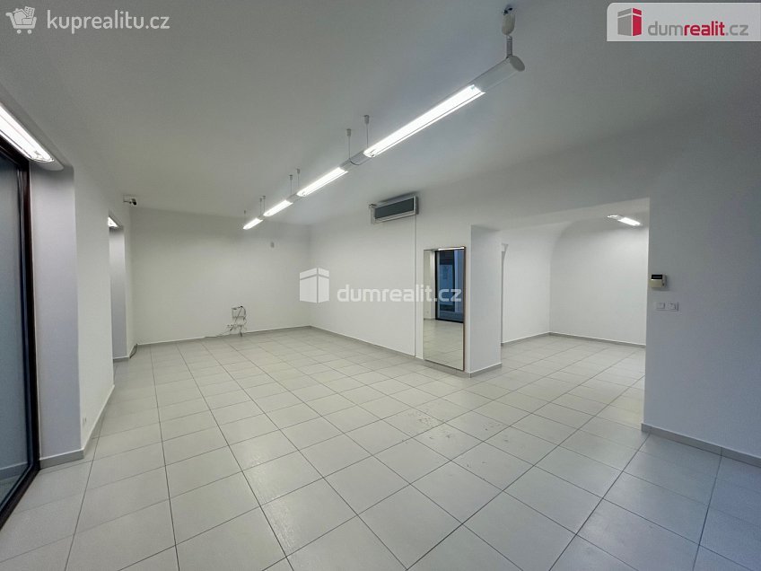 Pronájem  obchodních prostor 57 m^2 Pražská, Kolín 