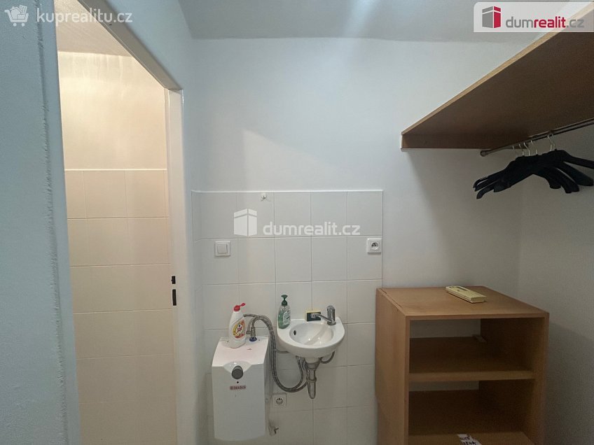 Pronájem  obchodních prostor 57 m^2 Pražská, Kolín 