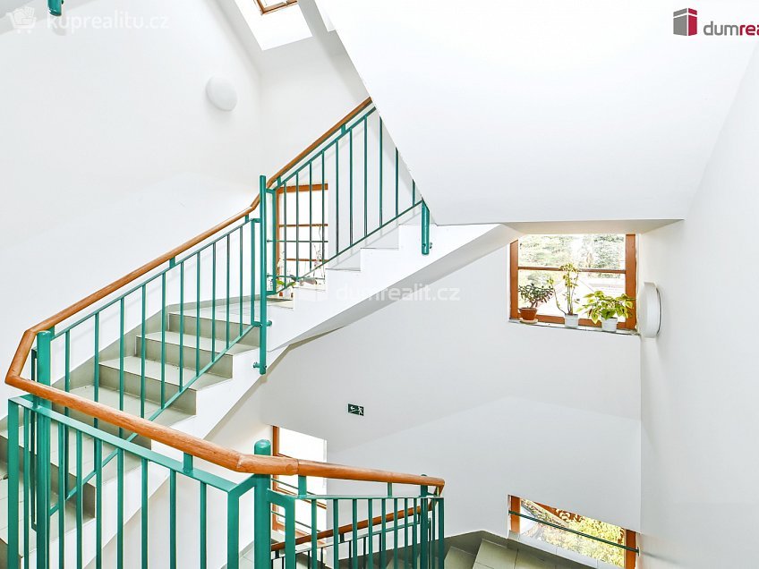 Pronájem bytu 1+kk 20 m^2 Palackého, Dobřichovice 