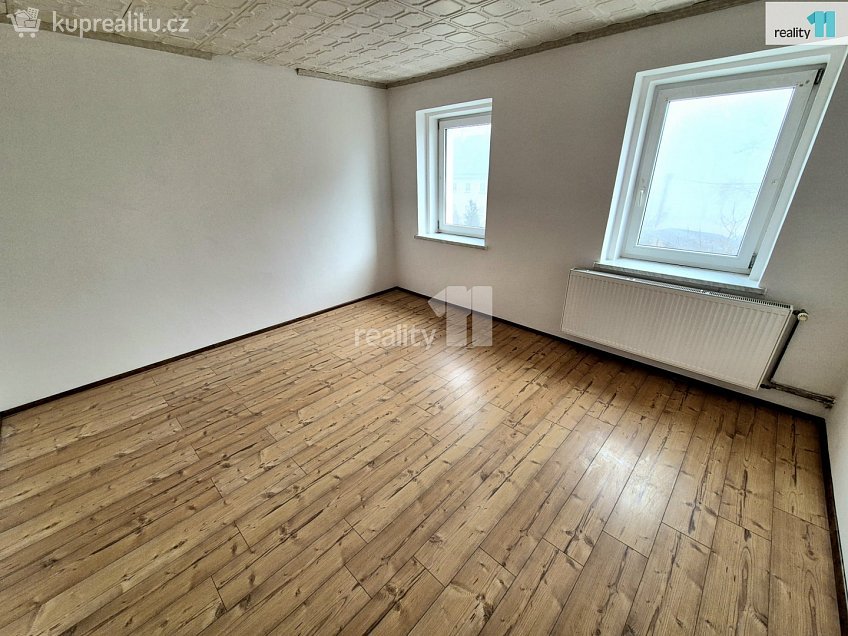 Pronájem bytu 4+1 64 m^2 Okružní, Aš 