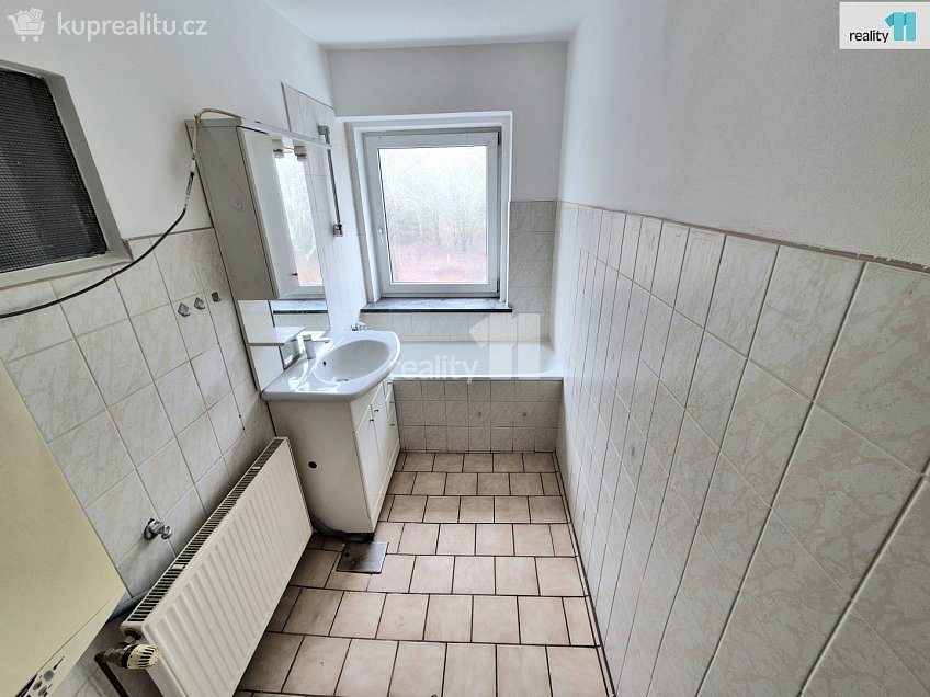 Pronájem bytu 4+1 64 m^2 Okružní, Aš 