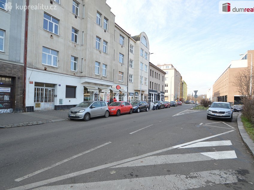 Pronájem bytu 1+kk 25 m^2 Na Pankráci, Praha 4 