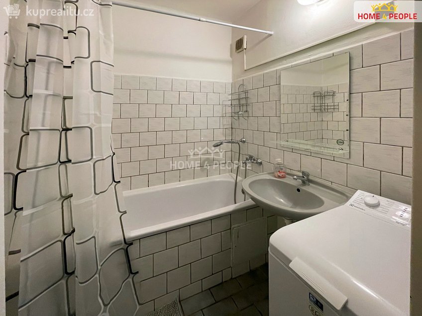 Pronájem bytu 1+1 38 m^2 Jurije Gagarina, Nymburk 