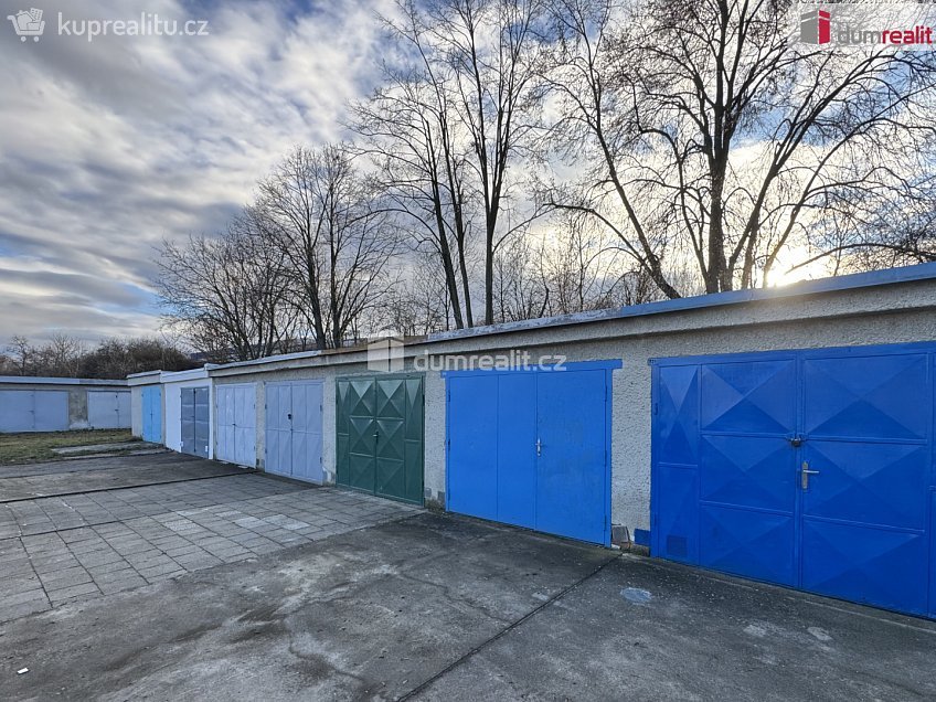 Pronájem  garáže 21 m^2 Šumická, Uherský Brod 