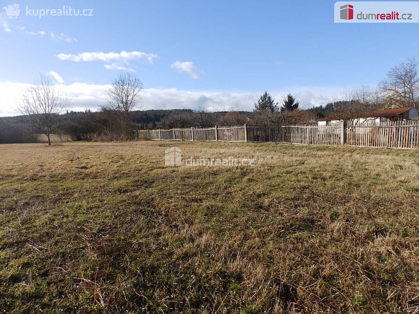 Prodej  stavebního pozemku 1674 m^2 Oráčov, Oráčov 