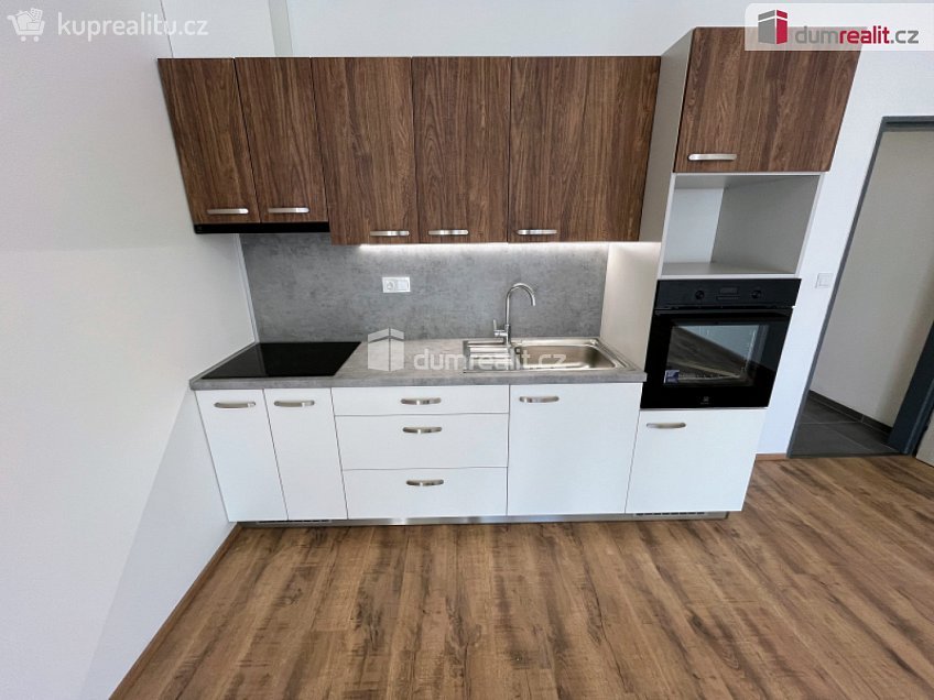 Pronájem bytu 2+kk 63 m^2 Osvobození, Slavičín 