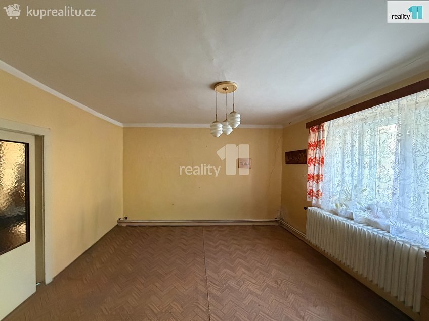 Prodej  rodinného domu 200 m^2 Malesická, Město Touškov 