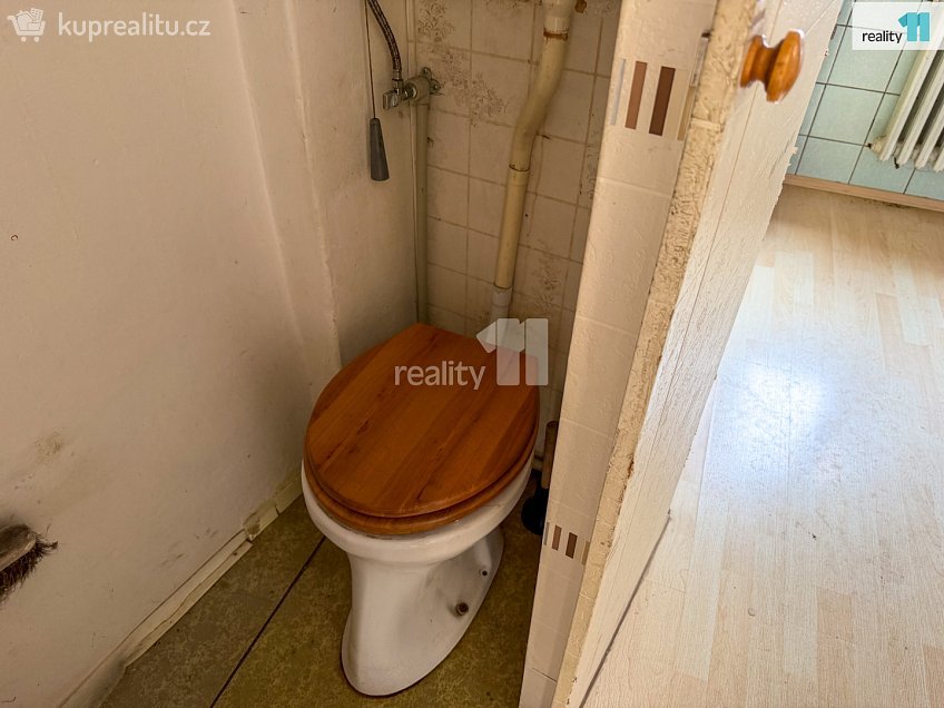 Prodej  rodinného domu 200 m^2 Malesická, Město Touškov 