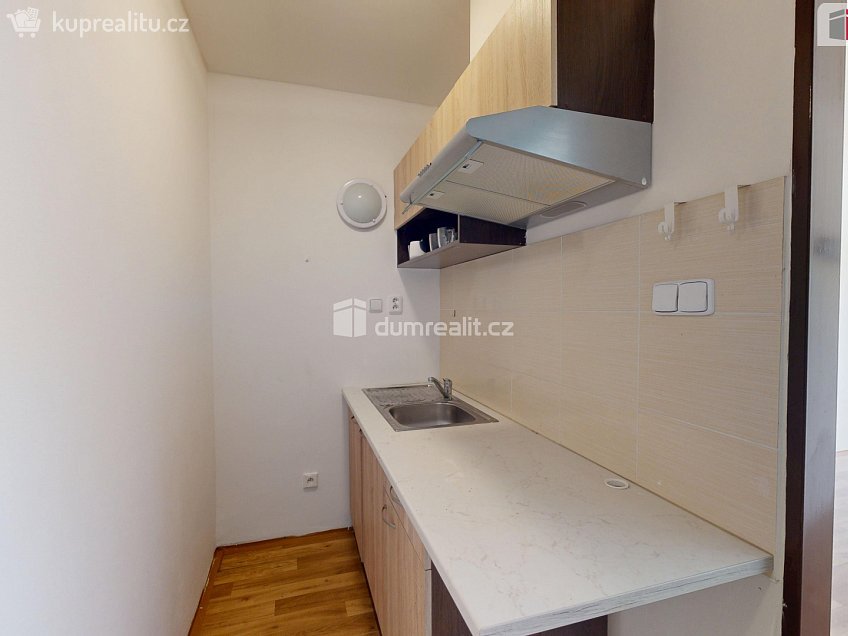 Pronájem bytu 1+1 37 m^2 Podvihovská, Opava 