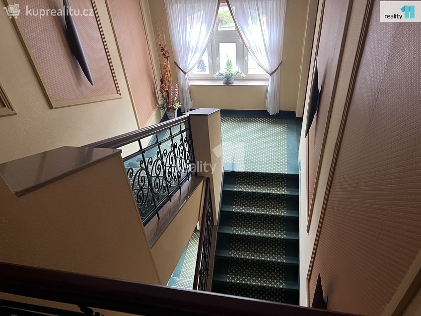 Pronájem  kanceláře 52 m^2 Chebská, Karlovy Vary 