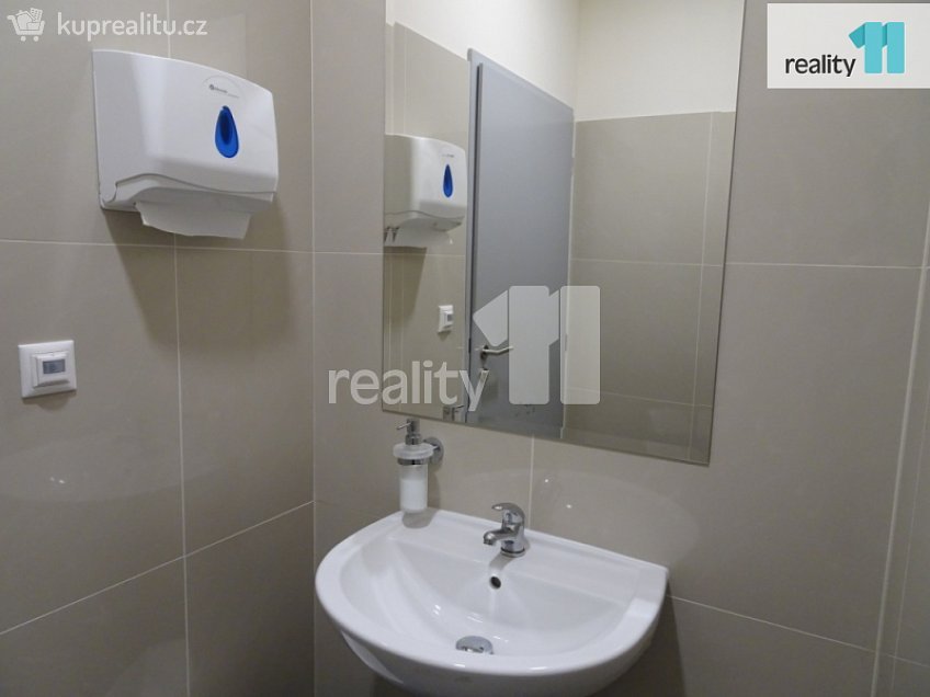 Pronájem  kanceláře 23 m^2 Žižkova, Ústí nad Labem 