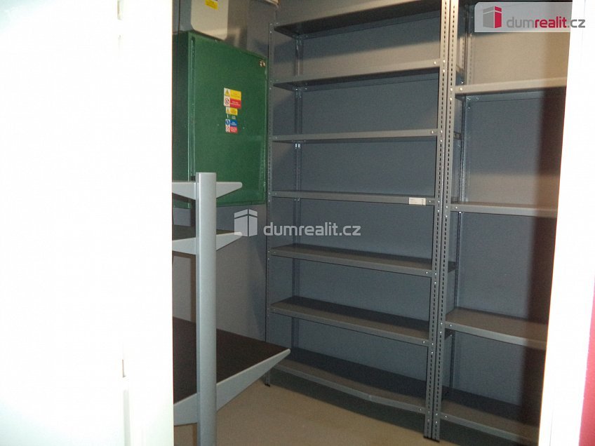 Pronájem  obchodních prostor 175 m^2 Krmelínská, Ostrava 