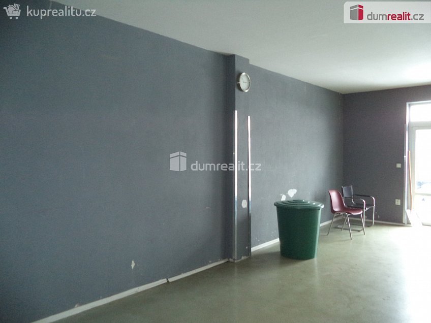 Pronájem  obchodních prostor 175 m^2 Krmelínská, Ostrava 