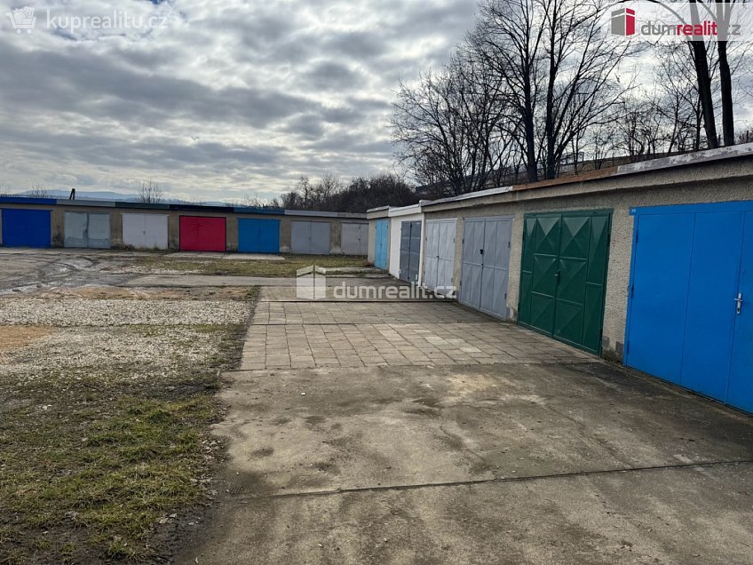 Pronájem  garáže 21 m^2 Uherský Brod, Uherský Brod 