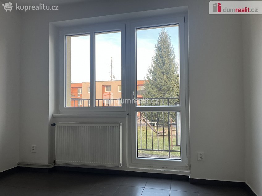 Pronájem bytu 3+1 60 m^2 Chržínská, Velvary 