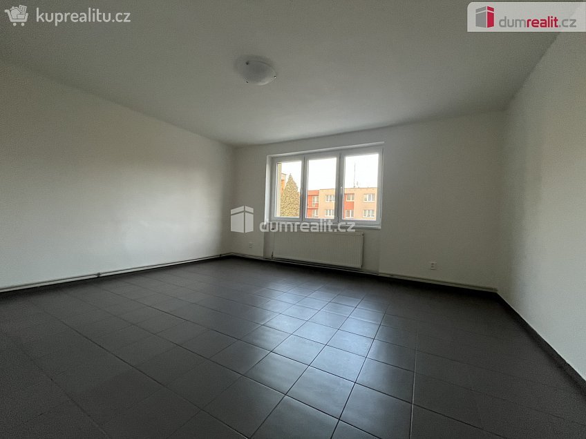 Pronájem bytu 3+1 60 m^2 Chržínská, Velvary 