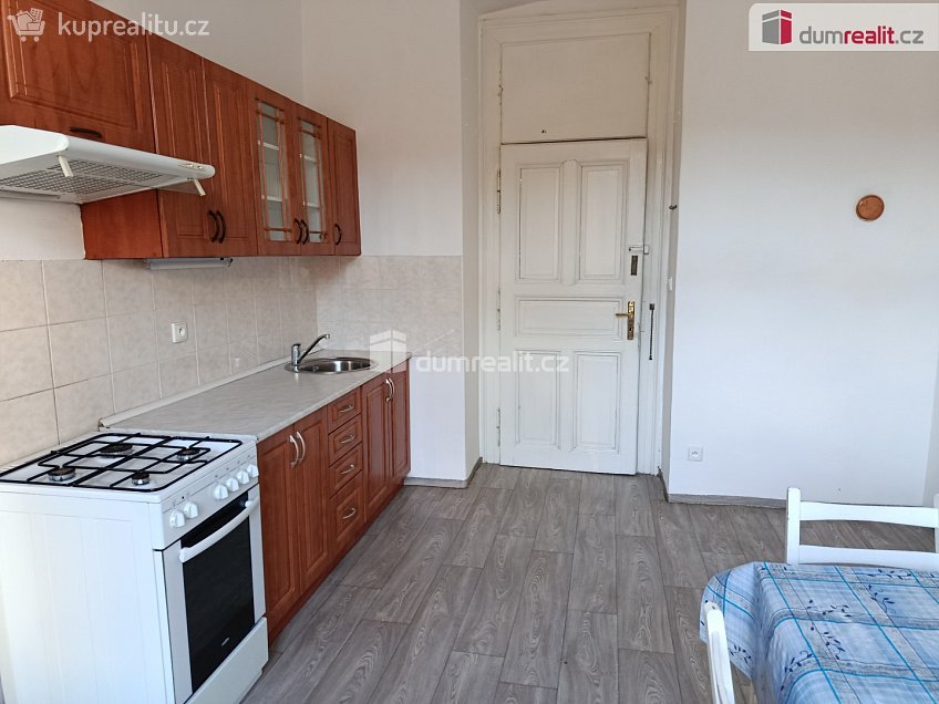 Pronájem bytu 3+1 80 m^2 Holečkova, Praha 5 