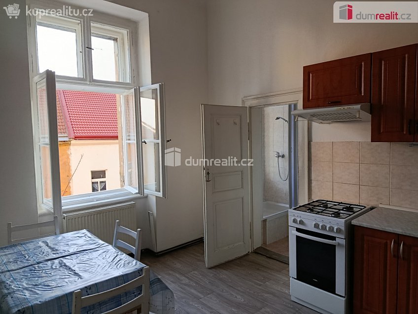 Pronájem bytu 3+1 80 m^2 Holečkova, Praha 5 