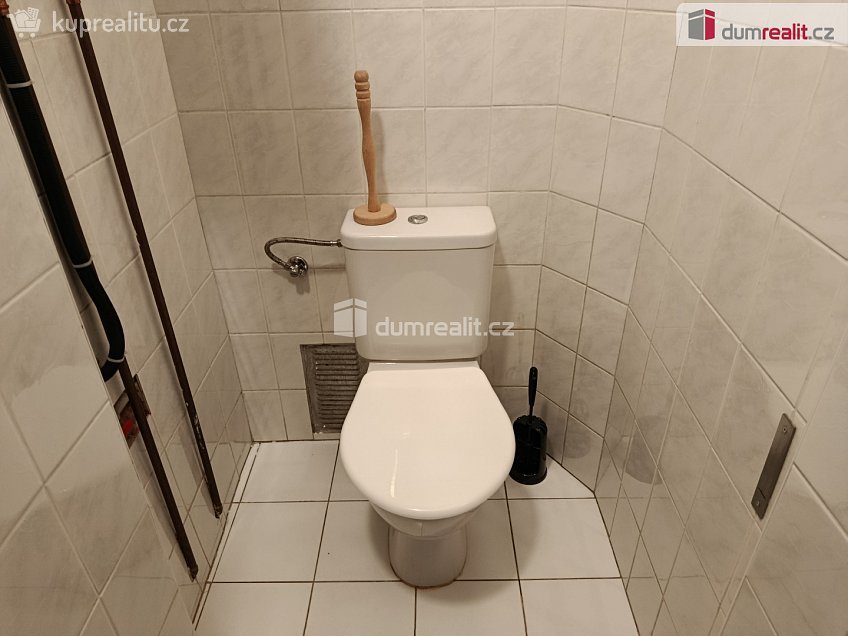 Pronájem bytu 3+1 80 m^2 Holečkova, Praha 5 